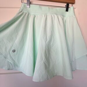 Lululemon court rival high-rise skirt size 6 NWOT